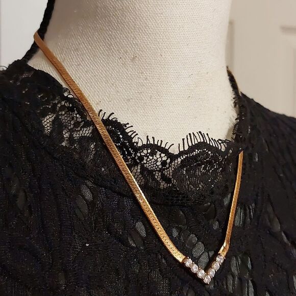 Vintage Signed KOREA Sparkly Rhinestone Crystals V Shaped Herringbone Necklace - Picture 3 of 8
